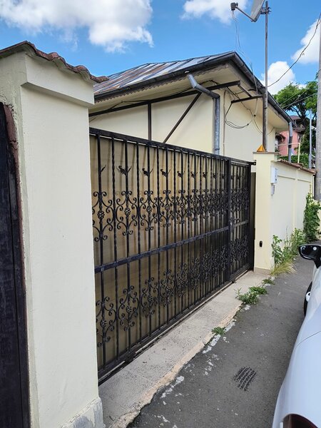 Zetari Inchiriez casa,