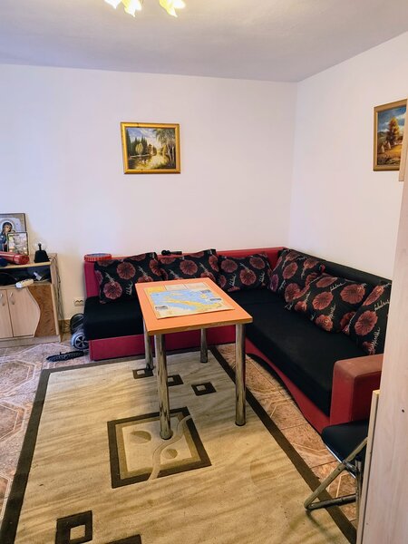 Zetari Inchiriez casa,