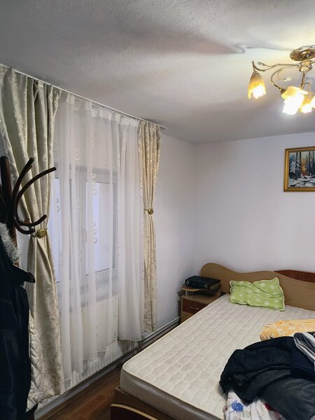 Zetari Inchiriez casa,